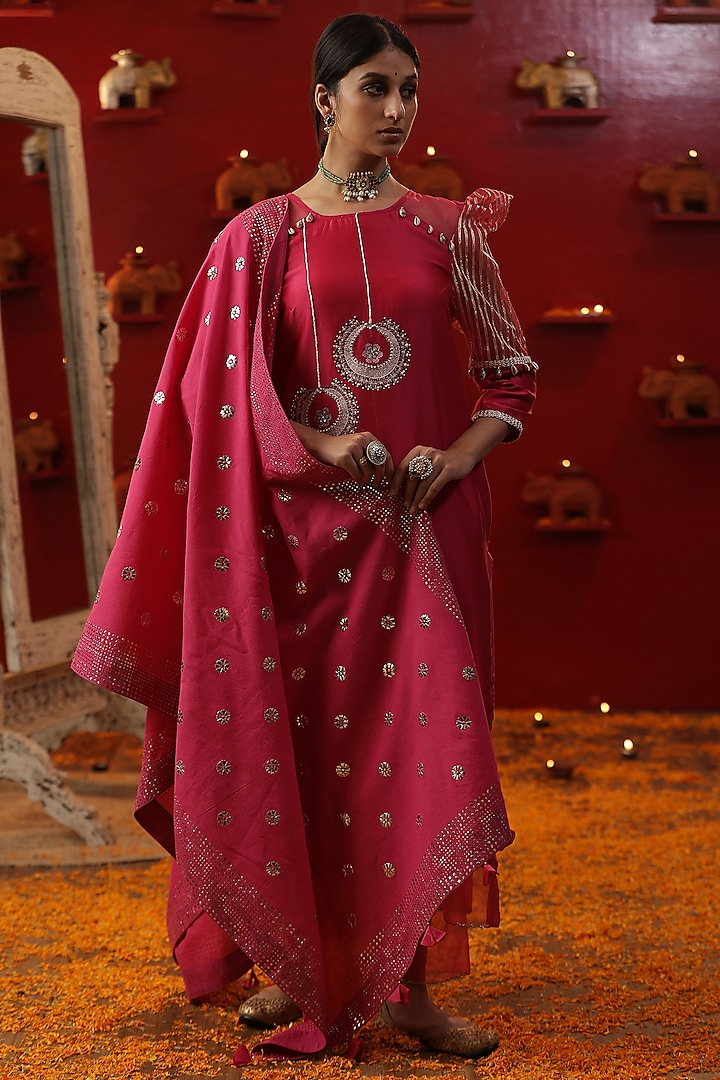 Pink Chanderi Silk Kurta Set by Arpita Sulakshana at Pernia's Pop Up Shop