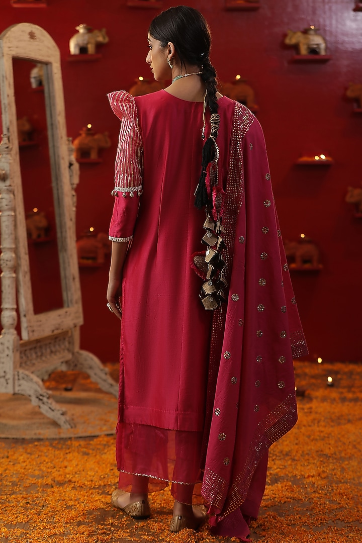 Pink Chanderi Silk Kurta Set by Arpita Sulakshana at Pernia's Pop Up Shop
