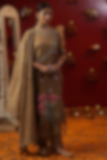 Golden Chanderi Silk Hand Painted Kurta Set by Arpita Sulakshana at Pernia's Pop Up Shop