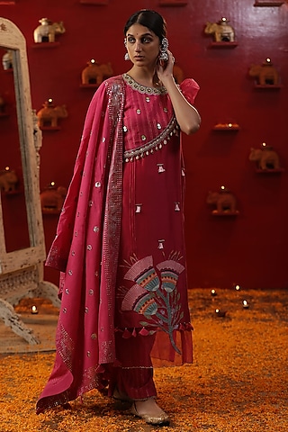 Pink Chanderi Silk Hand Painted Kurta Set by Arpita Sulakshana