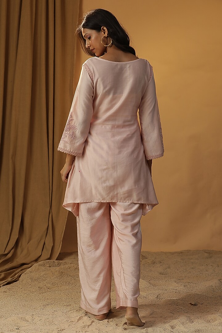Pastel Pink Chanderi Pearl & Thread Embroidered Co-Ord Set by Arpita Sulakshana at Pernia's Pop Up Shop