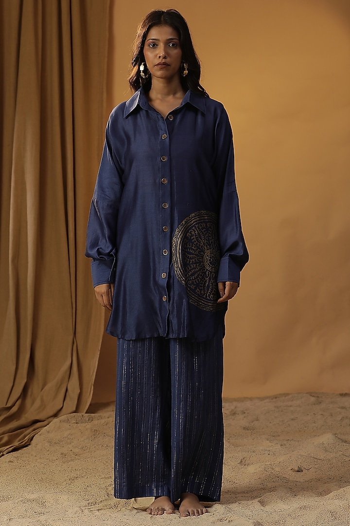 Navy Blue Chanderi Foil Painted Co-Ord Set by Arpita Sulakshana at Pernia's Pop Up Shop