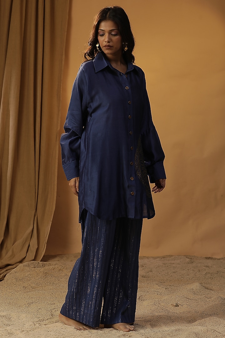 Navy Blue Chanderi Foil Painted Co-Ord Set by Arpita Sulakshana at Pernia's Pop Up Shop