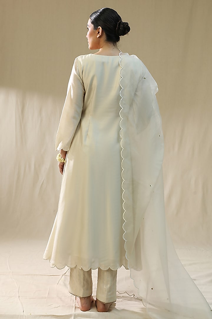 Ivory Chanderi Silk A-Line Kurta Set by Arpita Sulakshana at Pernia's Pop Up Shop