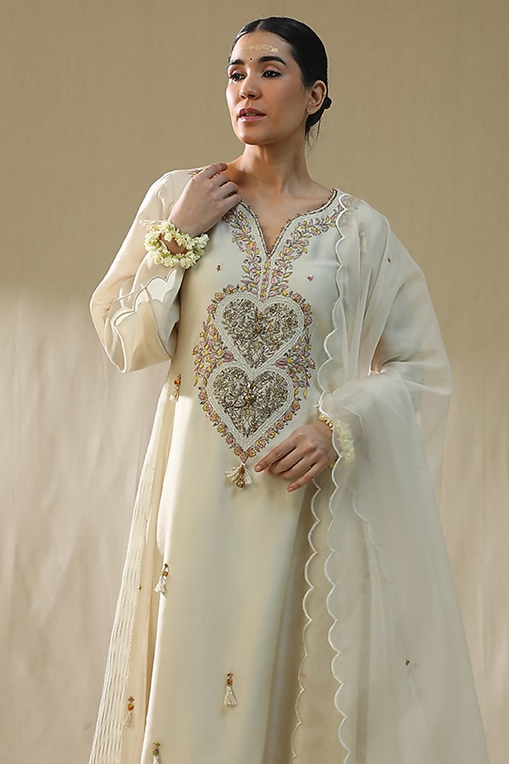 Ivory Chanderi Silk A-Line Kurta Set by Arpita Sulakshana at Pernia's Pop Up Shop