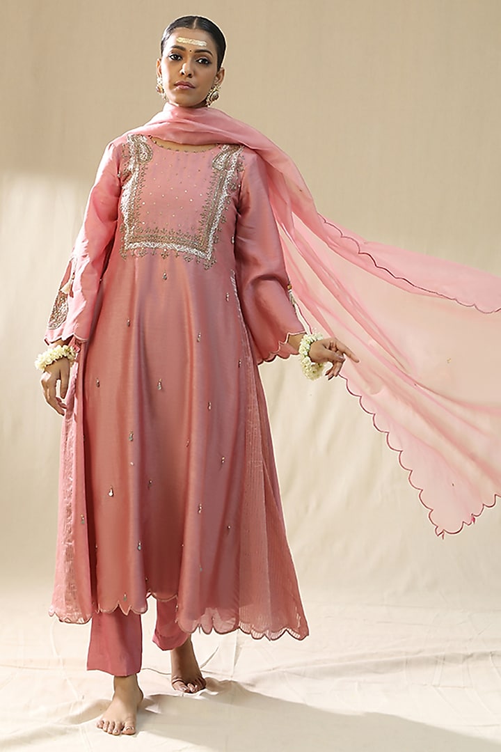 Dusty Pink Chanderi Silk A-Line Kurta Set by Arpita Sulakshana at Pernia's Pop Up Shop