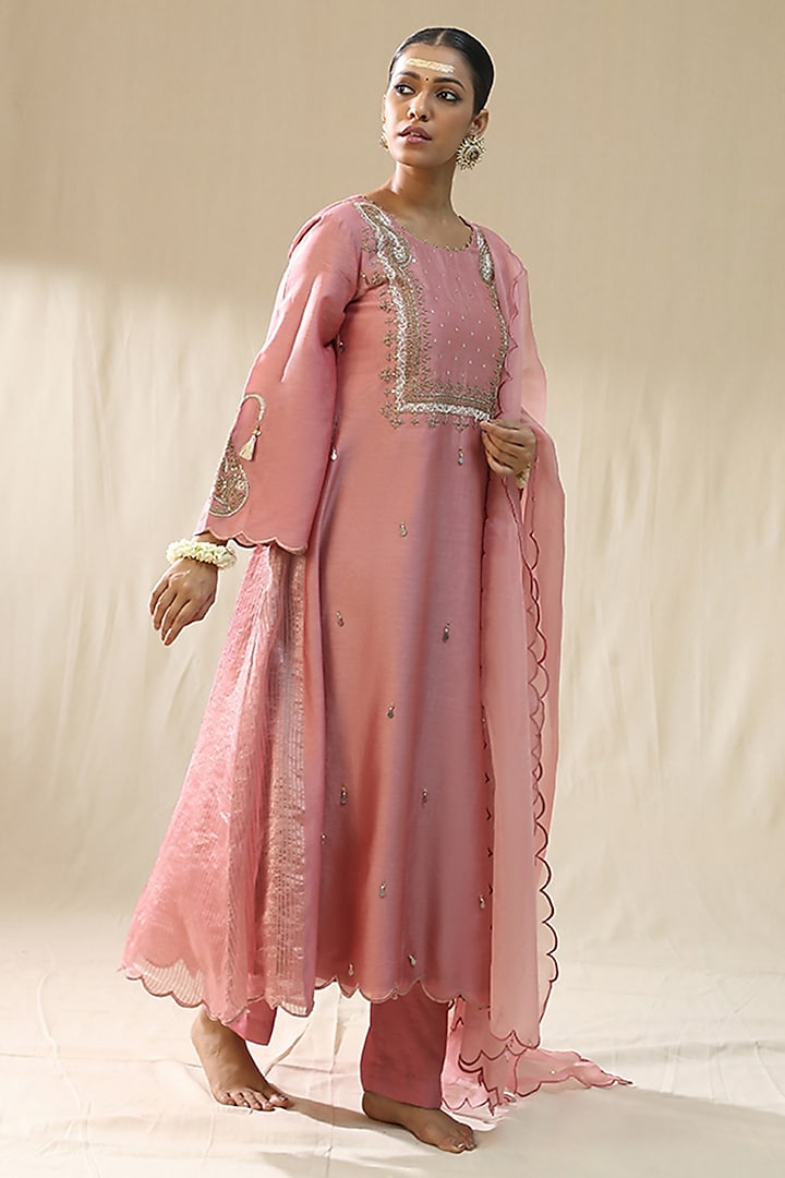 Dusty Pink Chanderi Silk A-Line Kurta Set by Arpita Sulakshana at Pernia's Pop Up Shop