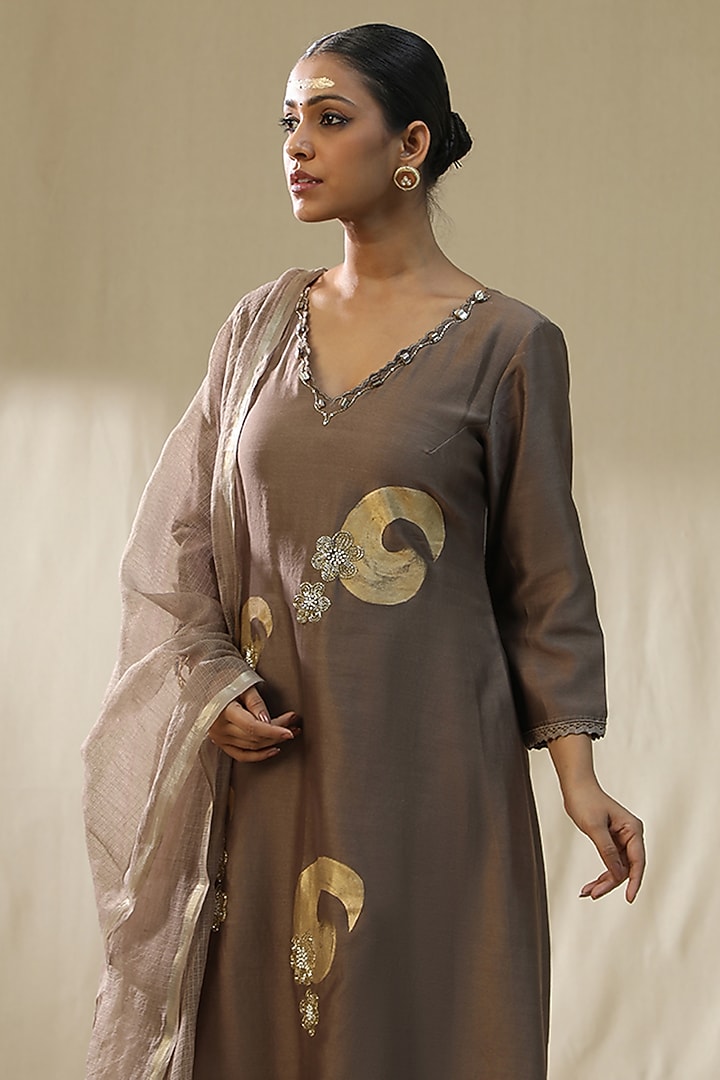 Mocha Colored Chanderi Silk Kurta Set by Arpita Sulakshana at Pernia's Pop Up Shop