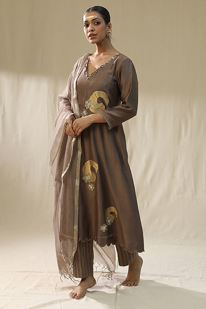 Mocha Colored Chanderi Silk Kurta Set by Arpita Sulakshana at Pernia's Pop Up Shop