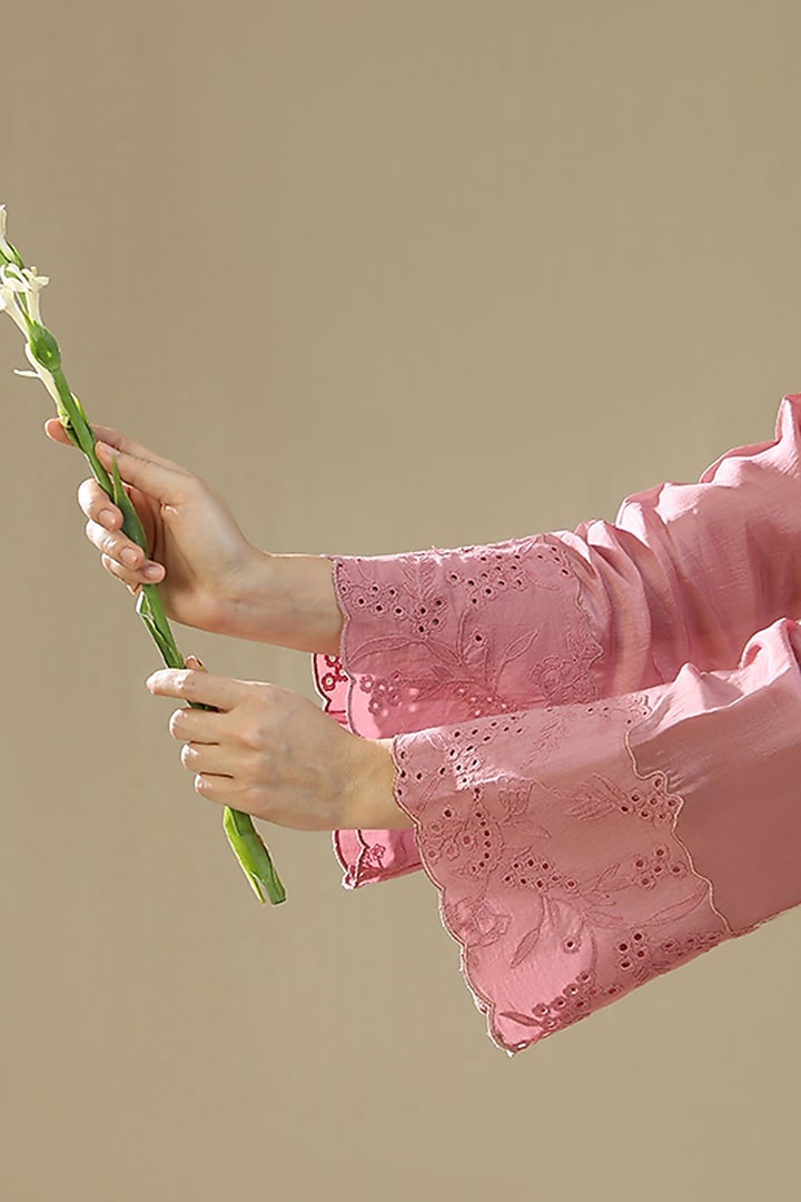 Dusky Pink Summer Silk Handpainted Kurta Set by Arpita Sulakshana at Pernia's Pop Up Shop
