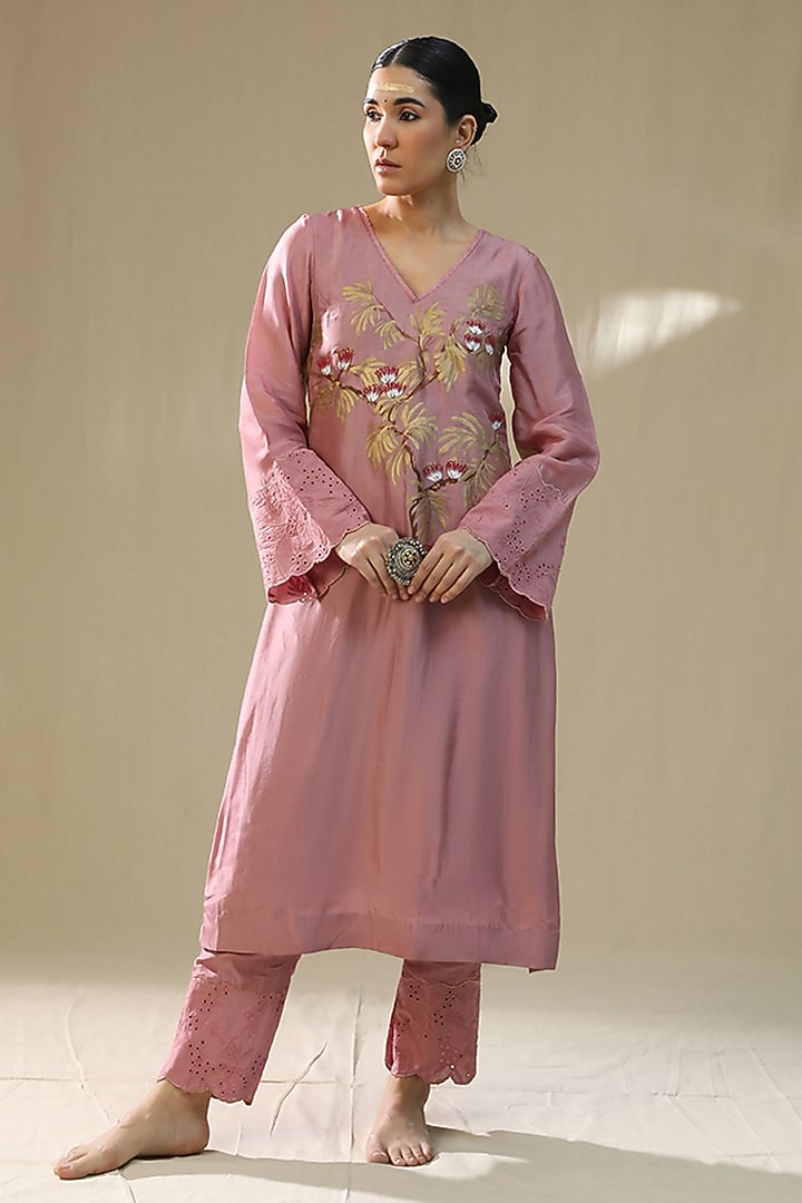 Dusky Pink Summer Silk Handpainted Kurta Set by Arpita Sulakshana at Pernia's Pop Up Shop