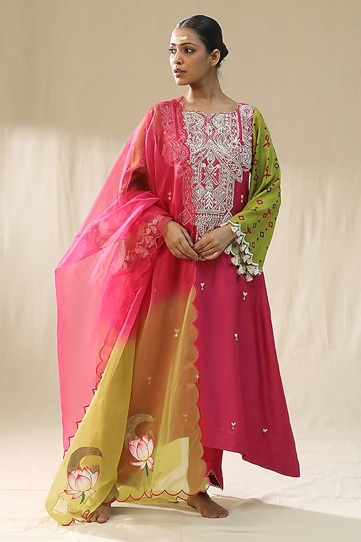 Pink & Carrot Green Chanderi Silk Handpainted Kurta Set by Arpita Sulakshana at Pernia's Pop Up Shop
