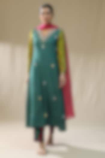 Emerald Green Chanderi Silk A-Line Kurta Set by Arpita Sulakshana at Pernia's Pop Up Shop