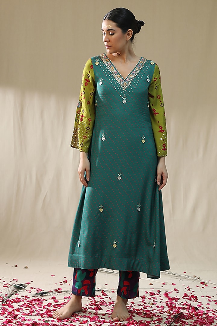 Emerald Green Chanderi Silk A-Line Kurta Set by Arpita Sulakshana at Pernia's Pop Up Shop