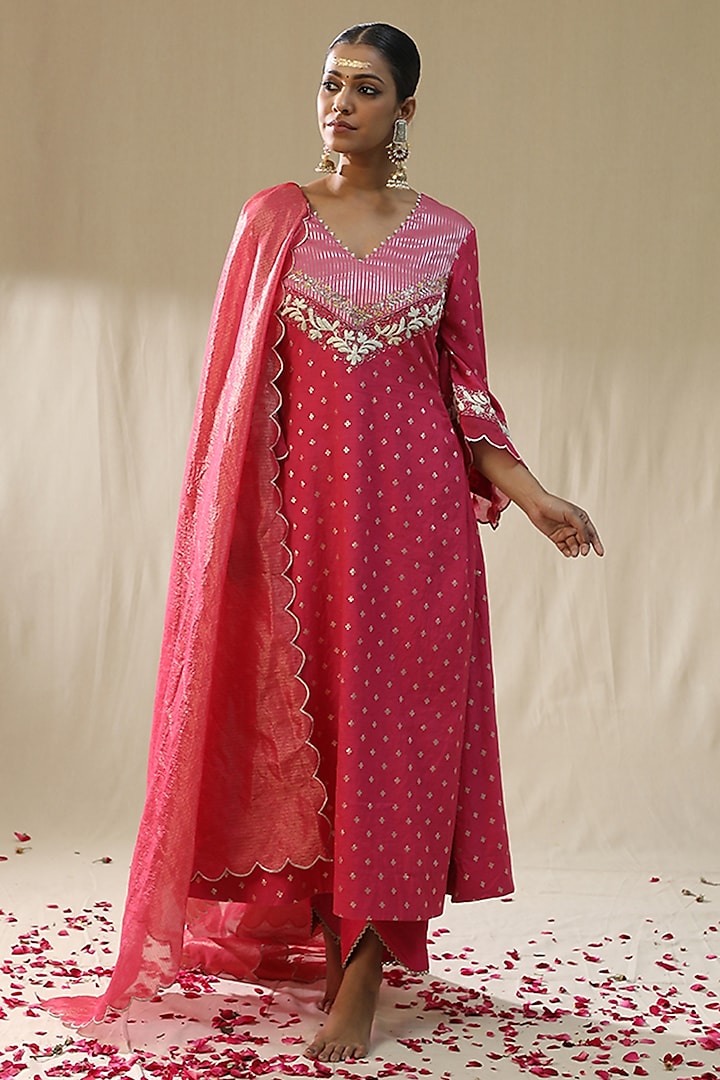 Pink Chanderi Silk Kurta Set by Arpita Sulakshana at Pernia's Pop Up Shop