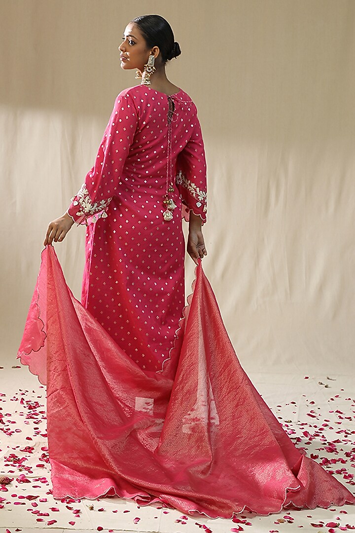 Pink Chanderi Silk Kurta Set by Arpita Sulakshana at Pernia's Pop Up Shop