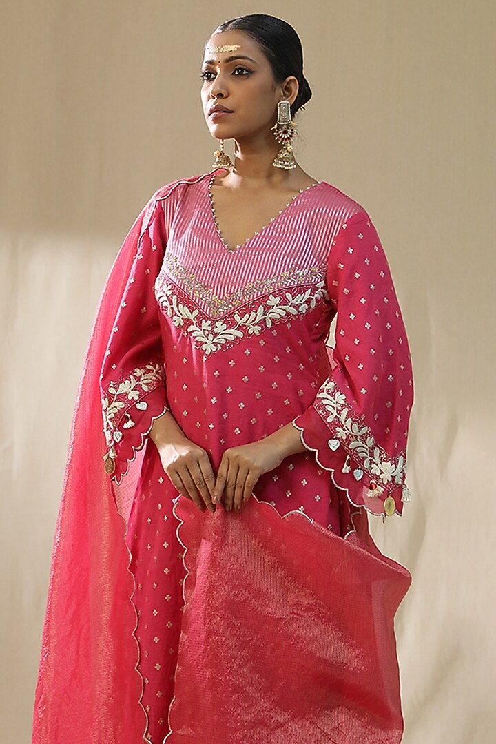 Pink Chanderi Silk Kurta Set by Arpita Sulakshana at Pernia's Pop Up Shop
