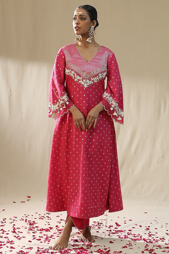 Pink Chanderi Silk Kurta Set by Arpita Sulakshana at Pernia's Pop Up Shop