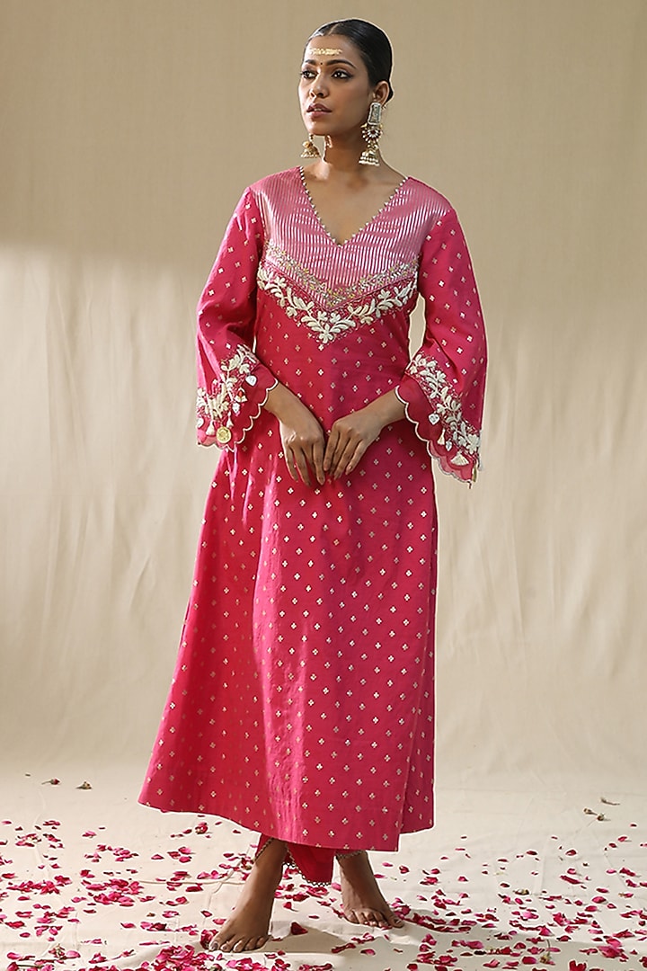 Pink Chanderi Silk Kurta Set by Arpita Sulakshana at Pernia's Pop Up Shop