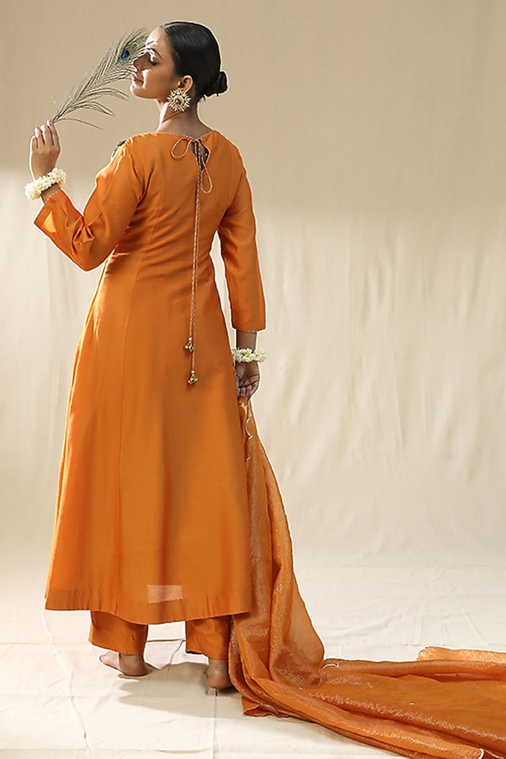 Orange Chanderi Silk Embroidered Kurta Set by Arpita Sulakshana at Pernia's Pop Up Shop