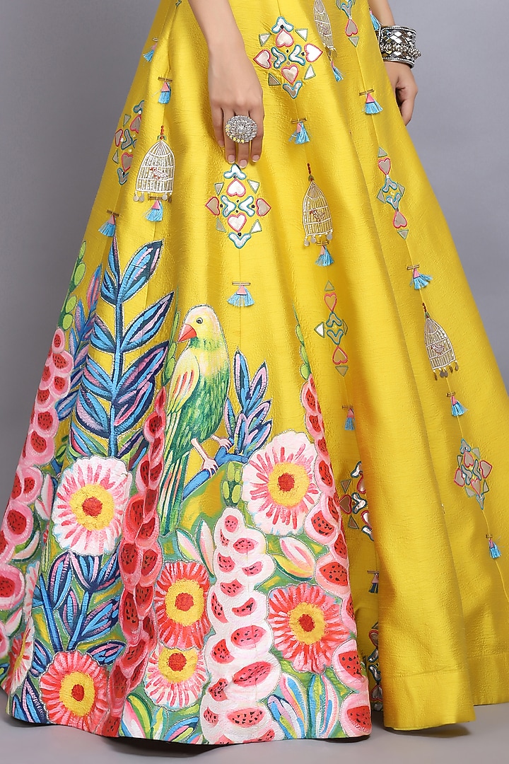 Yellow Embroidered Wedding Lehenga Set by Arpita Sulakshana at Pernia's Pop Up Shop