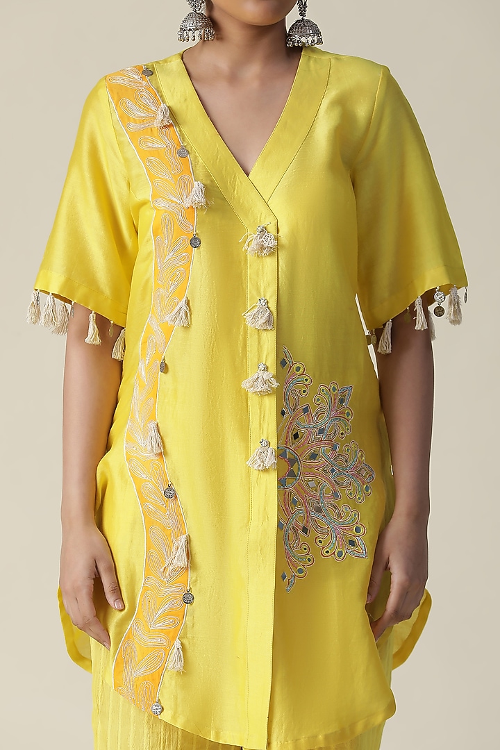 Yellow Chanderi Silk Handpainted & Embroidered Co-Ord Set by Arpita Sulakshana at Pernia's Pop Up Shop