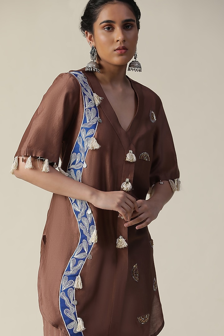 Brown Chanderi Silk Handpainted & Embroidered Co-Ord Set by Arpita Sulakshana at Pernia's Pop Up Shop