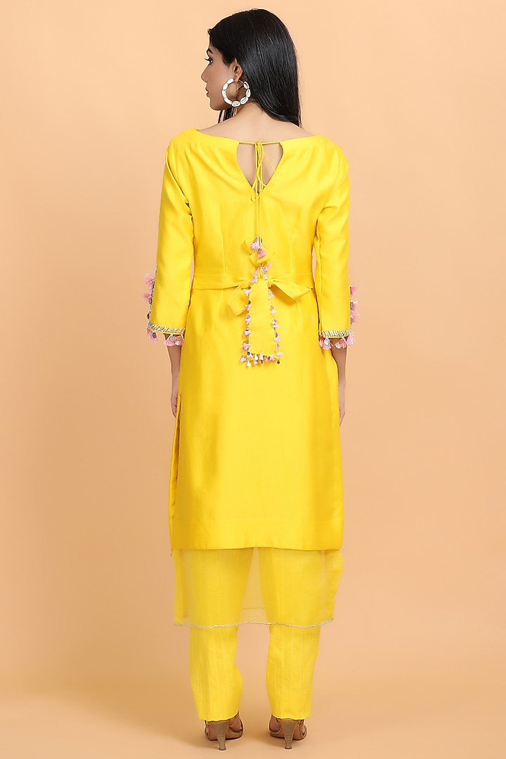 Yellow Chanderi Silk Kurta Set by Arpita Sulakshana at Pernia's Pop Up Shop