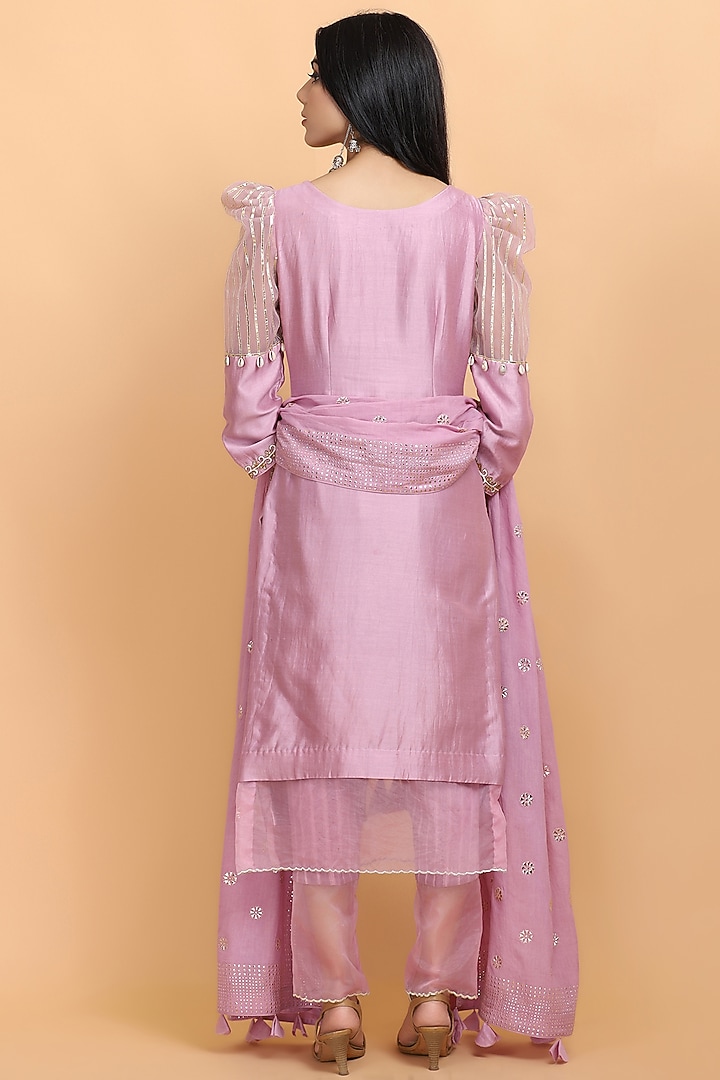 Lilac Chanderi Silk Embroidered Kurta Set by Arpita Sulakshana at Pernia's Pop Up Shop