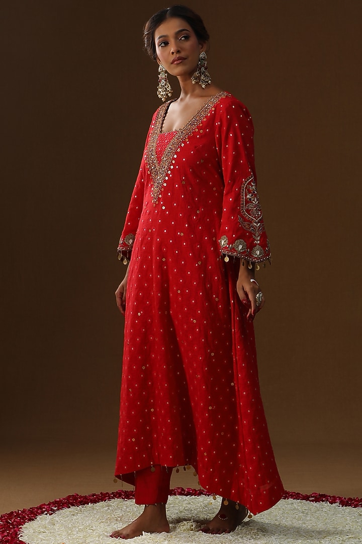Red Chanderi Silk Sequins Embroidered Kurta Set by Arpita Sulakshana at Pernia's Pop Up Shop
