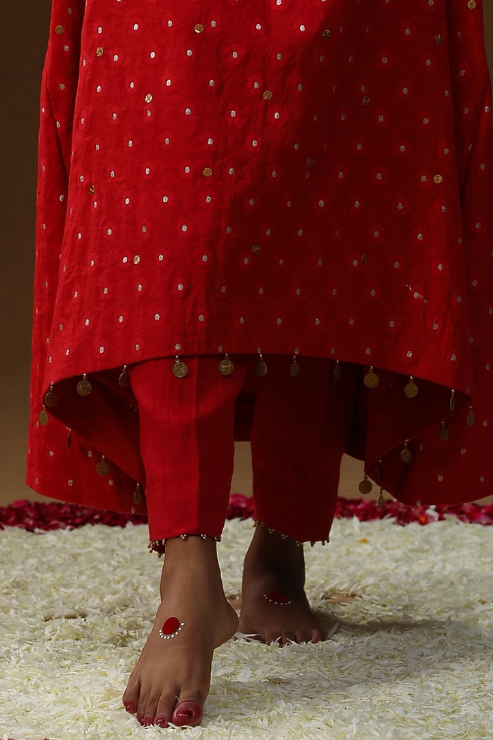 Red Chanderi Silk Sequins Embroidered Kurta Set by Arpita Sulakshana at Pernia's Pop Up Shop
