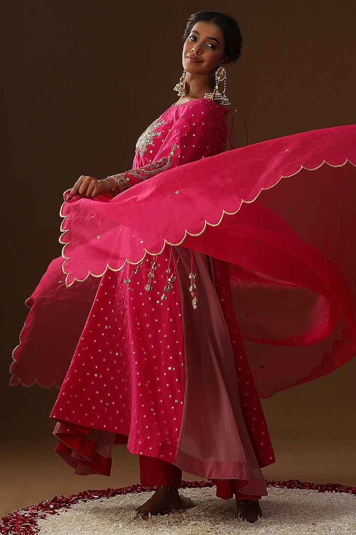 Hot Pink Chanderi Silk Floral Zari Embroidered Kurta Set by Arpita Sulakshana at Pernia's Pop Up Shop