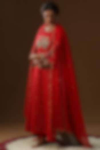 Red Chanderi Silk Floral Zari Embroidered Kurta Set by Arpita Sulakshana at Pernia's Pop Up Shop