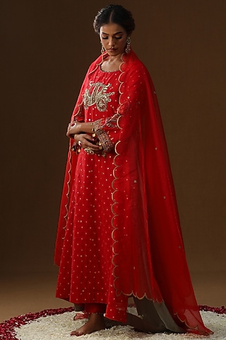 Red Chanderi Silk Floral Zari Embroidered Kurta Set by Arpita Sulakshana
