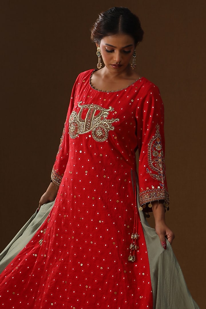 Red Chanderi Silk Floral Zari Embroidered Kurta Set by Arpita Sulakshana at Pernia's Pop Up Shop