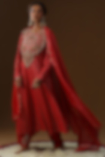 Red Chanderi Silk Zig-Zag Zari Embroidered Kurta Set by Arpita Sulakshana at Pernia's Pop Up Shop