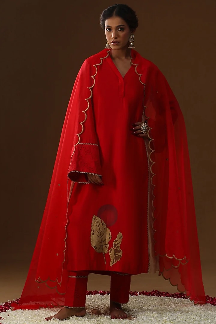 Red Summer silk Motif Hand Painted Kurta Set by Arpita Sulakshana at Pernia's Pop Up Shop