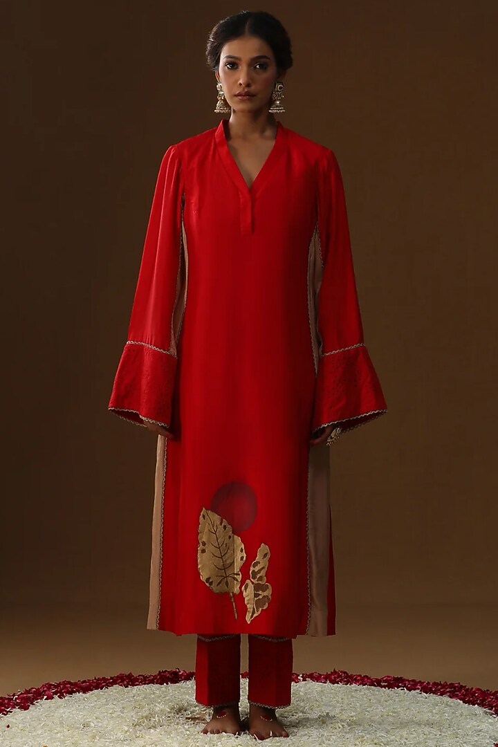 Red Summer silk Motif Hand Painted Kurta Set by Arpita Sulakshana at Pernia's Pop Up Shop