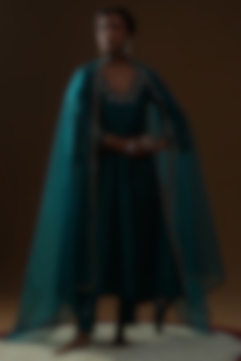 Firozi Blue Pure Raw Silk Floral Motif Embroidered Kurta Set by Arpita Sulakshana at Pernia's Pop Up Shop