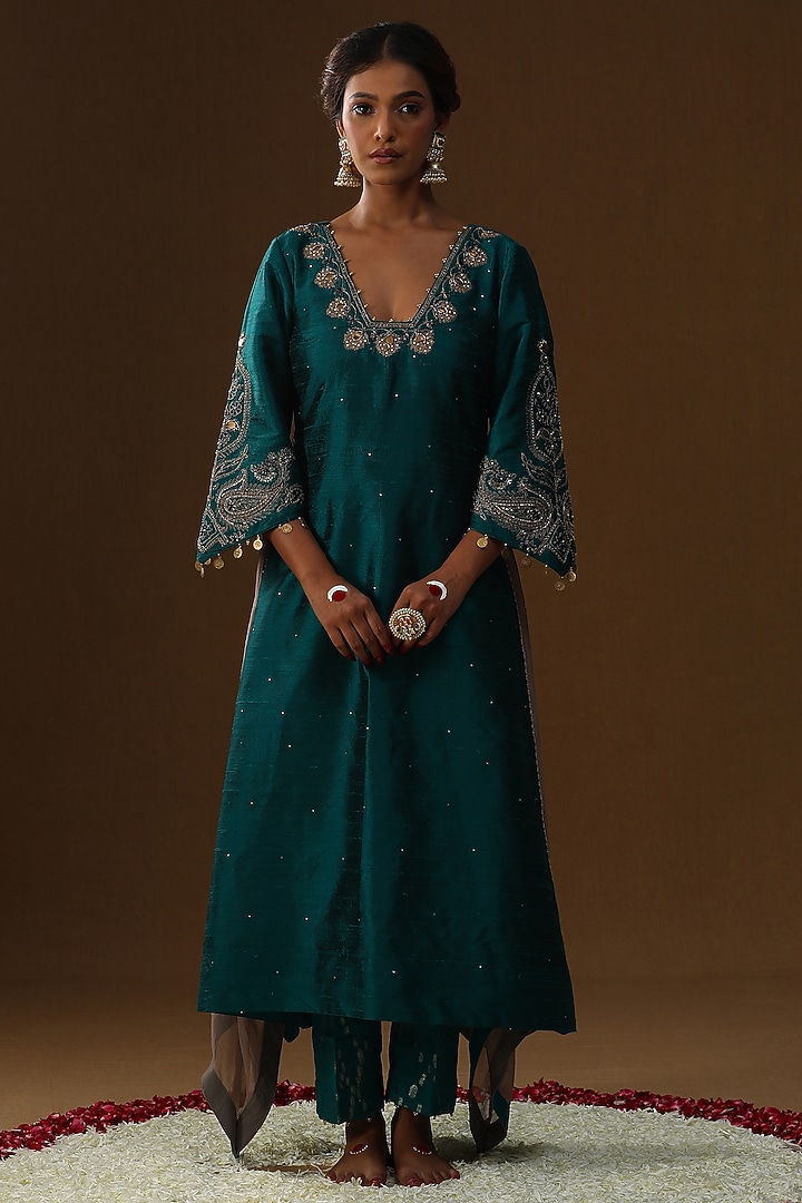 Firozi Blue Pure Raw Silk Floral Motif Embroidered Kurta Set by Arpita Sulakshana at Pernia's Pop Up Shop