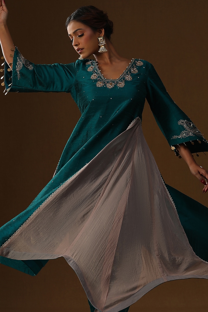 Firozi Blue Pure Raw Silk Floral Motif Embroidered Kurta Set by Arpita Sulakshana at Pernia's Pop Up Shop
