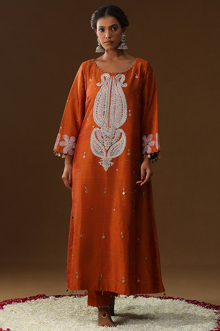 Orange Raw Silk Zari Embroidered Kurta Set by Arpita Sulakshana at Pernia's Pop Up Shop