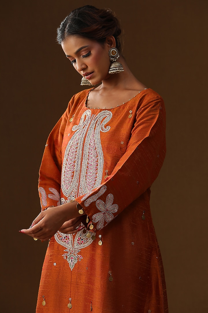 Orange Raw Silk Zari Embroidered Kurta Set by Arpita Sulakshana at Pernia's Pop Up Shop