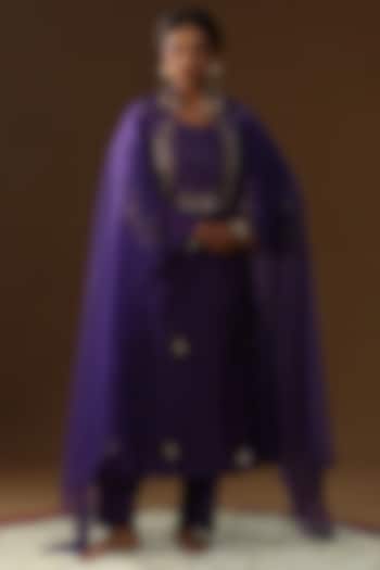 Purple Chanderi Silk Zari Embroidered Kurta Set by Arpita Sulakshana at Pernia's Pop Up Shop