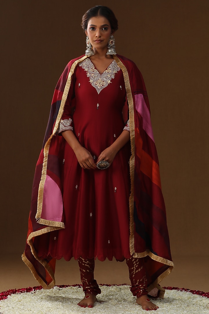 Maroon Chanderi Silk Motif Hand Painted Kurta Set by Arpita Sulakshana at Pernia's Pop Up Shop