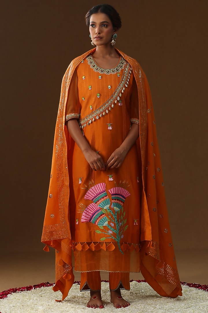 Orange Chanderi Silk Floral Hand Painted Kurta Set by Arpita Sulakshana at Pernia's Pop Up Shop