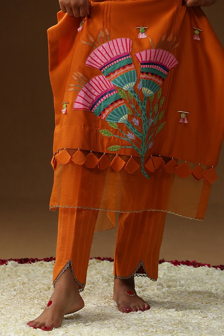 Orange Chanderi Silk Floral Hand Painted Kurta Set by Arpita Sulakshana at Pernia's Pop Up Shop