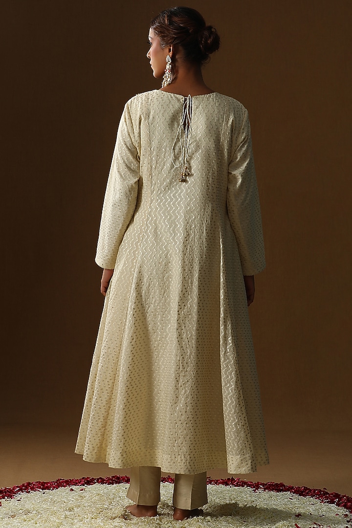 Ivory Chanderi Silk Stripe Textured Kurta Set by Arpita Sulakshana at Pernia's Pop Up Shop