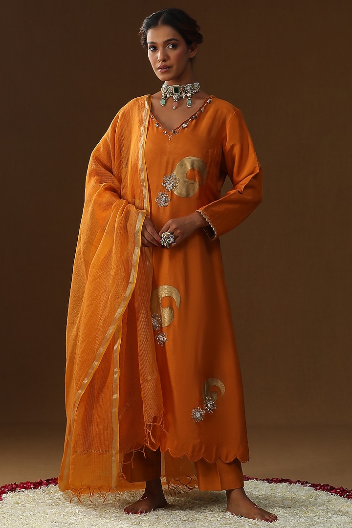 Orange Summer Silk Stroke Work Kurta Set by Arpita Sulakshana at Pernia's Pop Up Shop