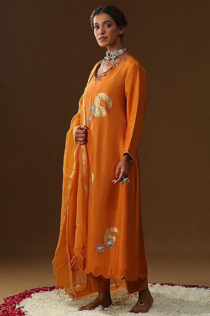 Orange Summer Silk Stroke Work Kurta Set by Arpita Sulakshana at Pernia's Pop Up Shop